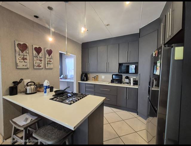 4 BEDROOM HOUSE FOR SALE IN VAALPARK